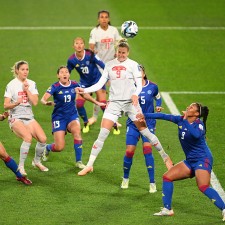 爱游戏app-瑞士女足赛季首秀，表现抢眼入围决赛()